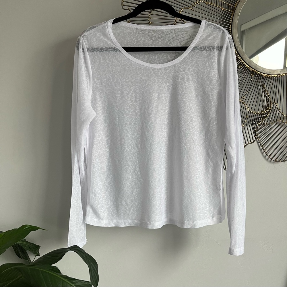 White mesh tee workout top